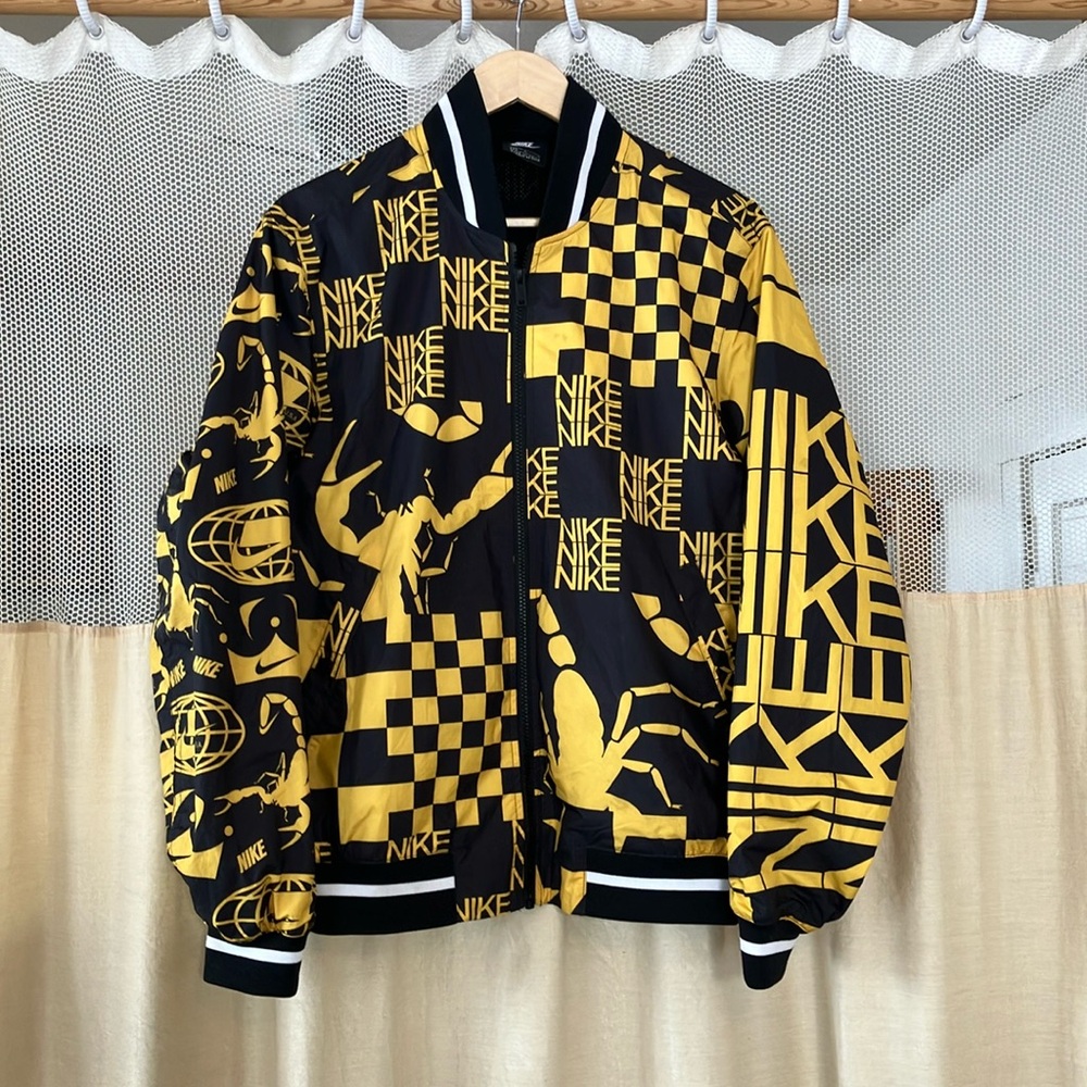 Nike scorpion windbreaker ￼